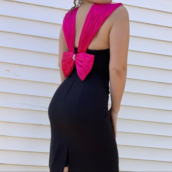 Vintage Dresses & Skirts - Vintage 80s Poofy Shoulders Black Classy Dress